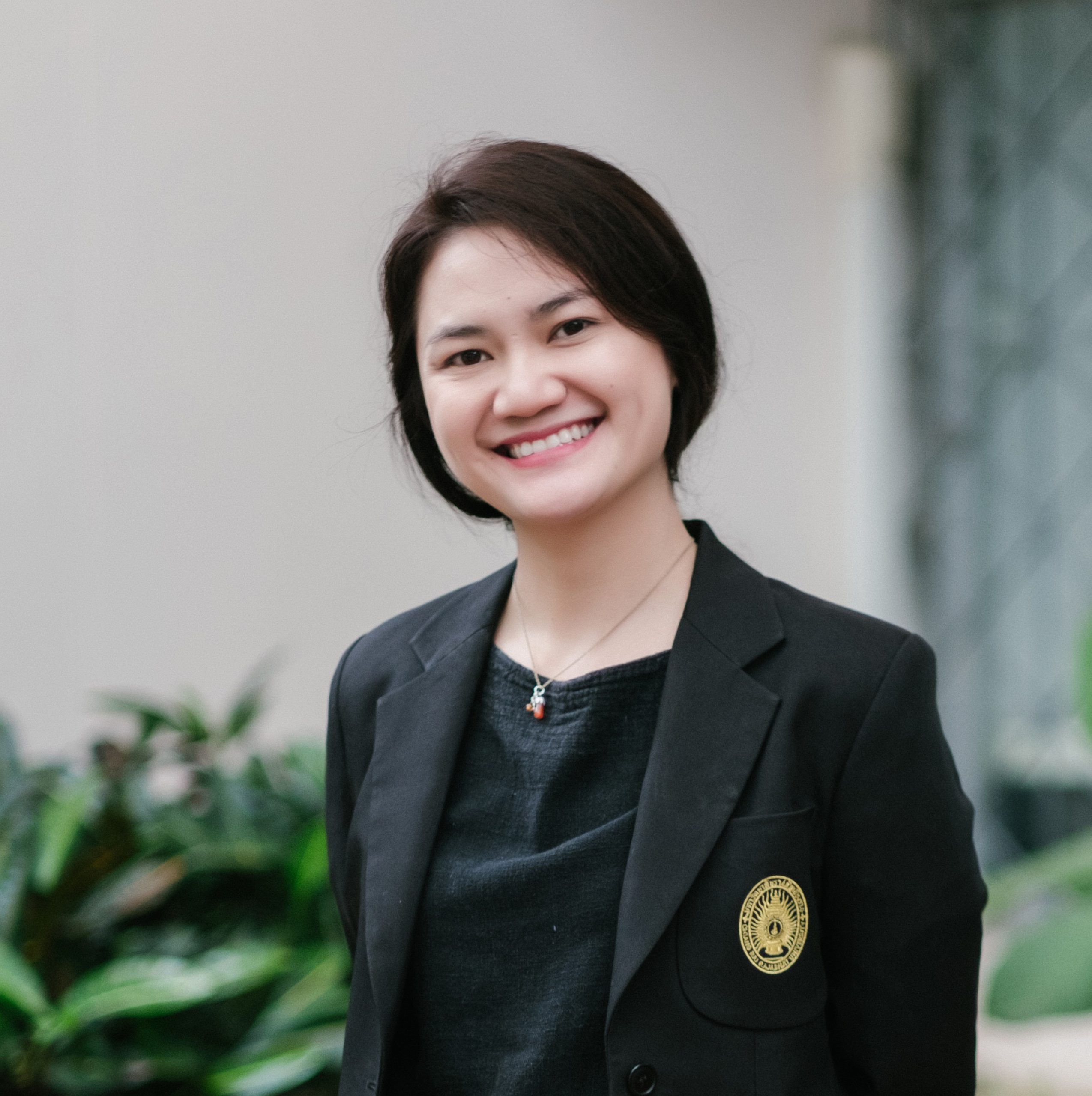รศ.ดร.ฟ้ารุ่ง สุรินา บุญทิศ